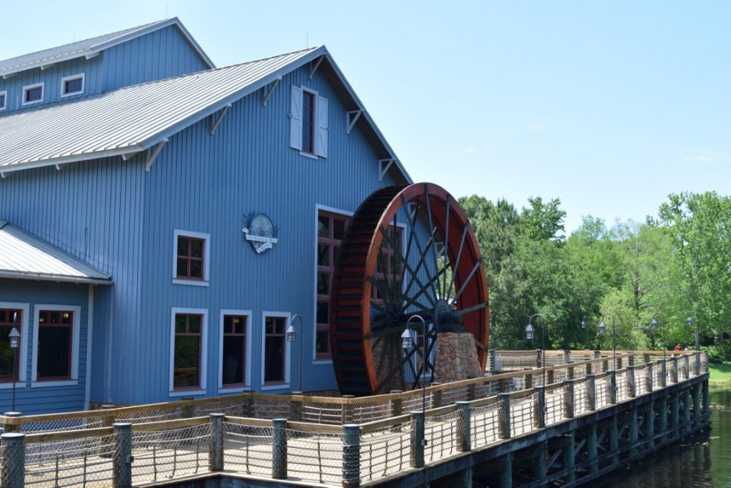Port Orleans Riverside waterwheel