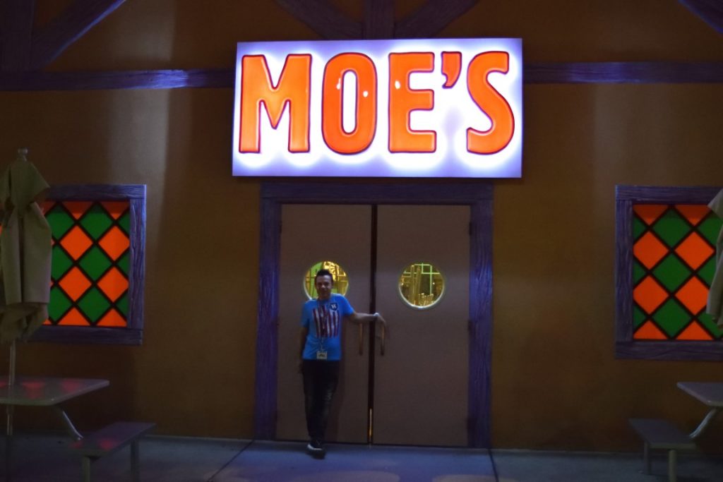 Me outside Moe's Tavern
