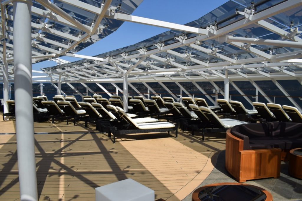MSC Meraviglia YC pool deck