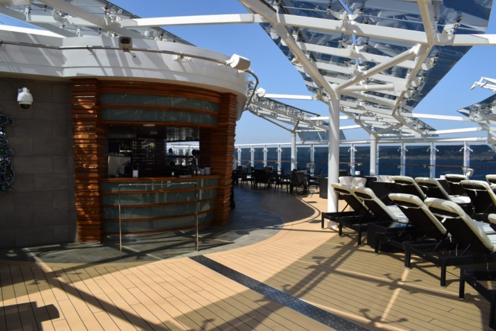 MSC Meraviglia YC pool deck