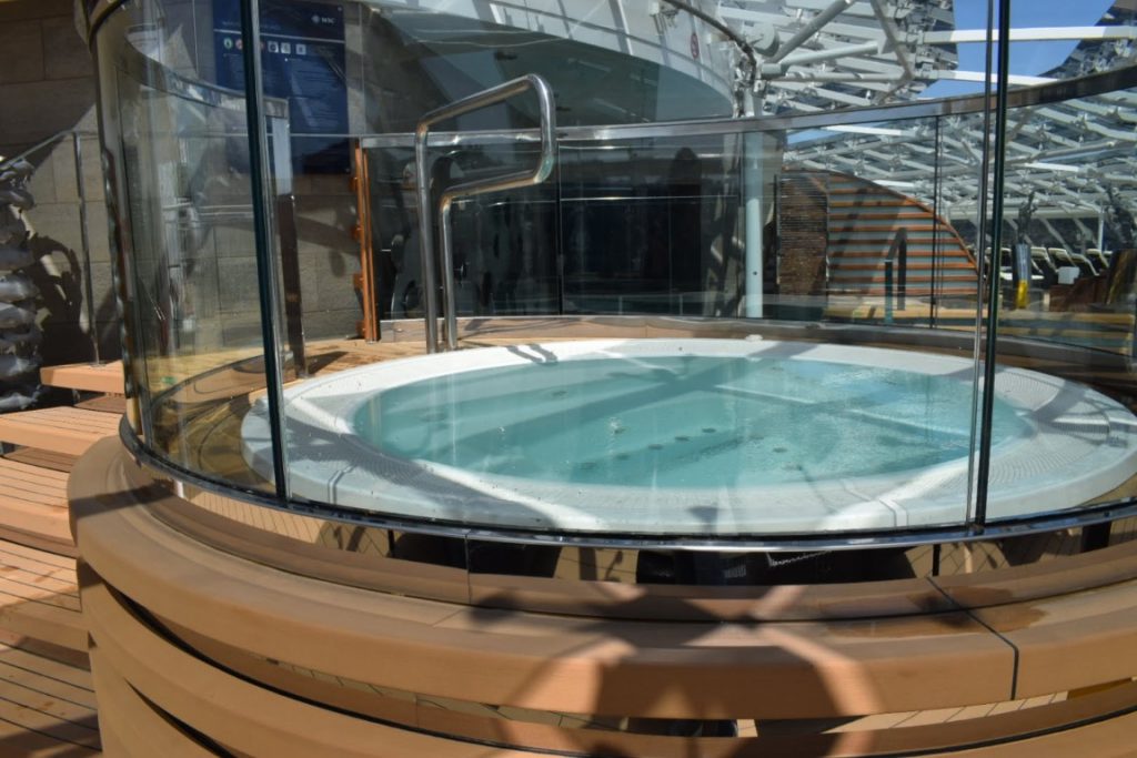 MSC Meraviglia YC pool deck