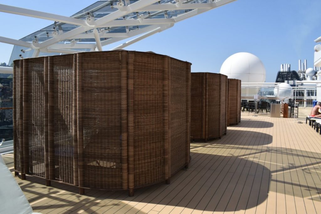 MSC Meraviglia YC pool deck