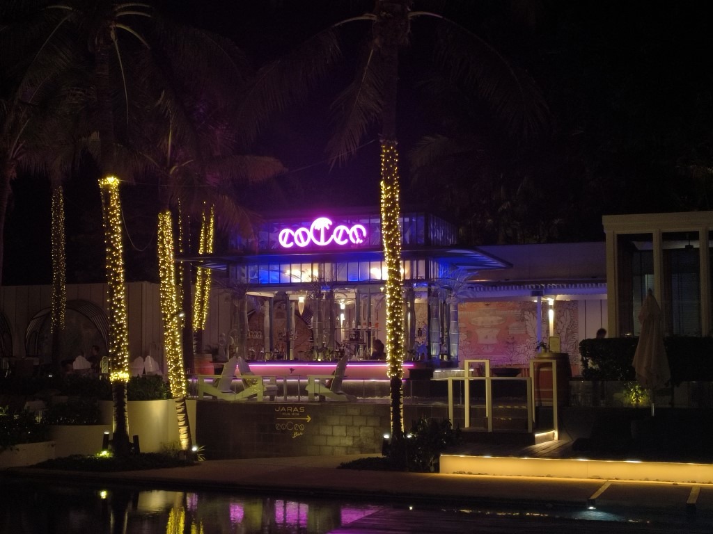 Cocco Bar by the pool in the Intercontinental Hotel Hua Hin