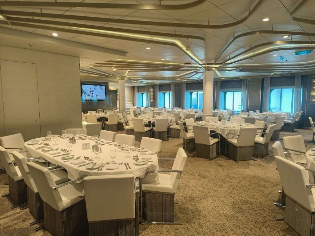 Chic Dining Room